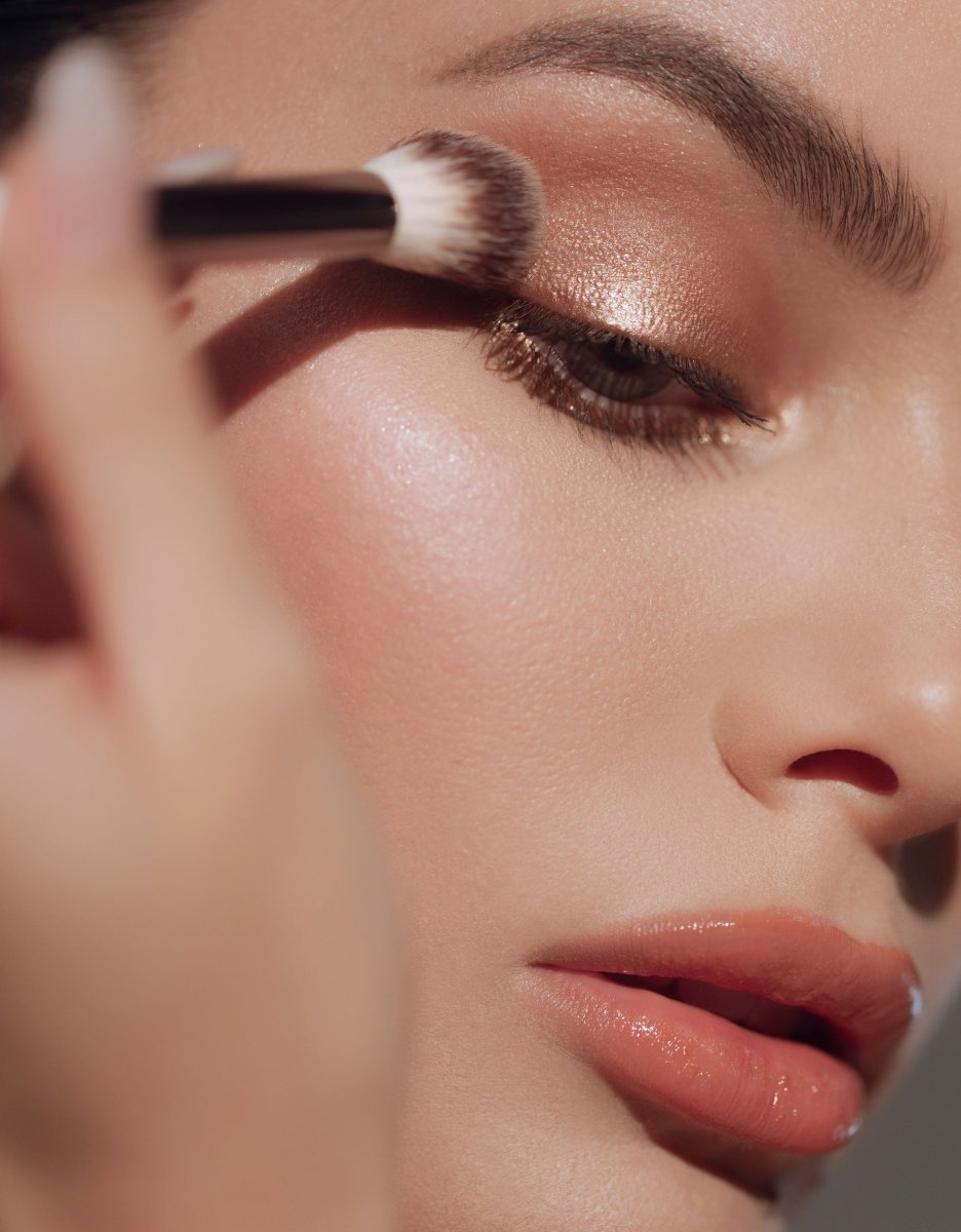 Blend + Crease Eyeshadow Brush - RÓEN Beauty - Beauties Lab
